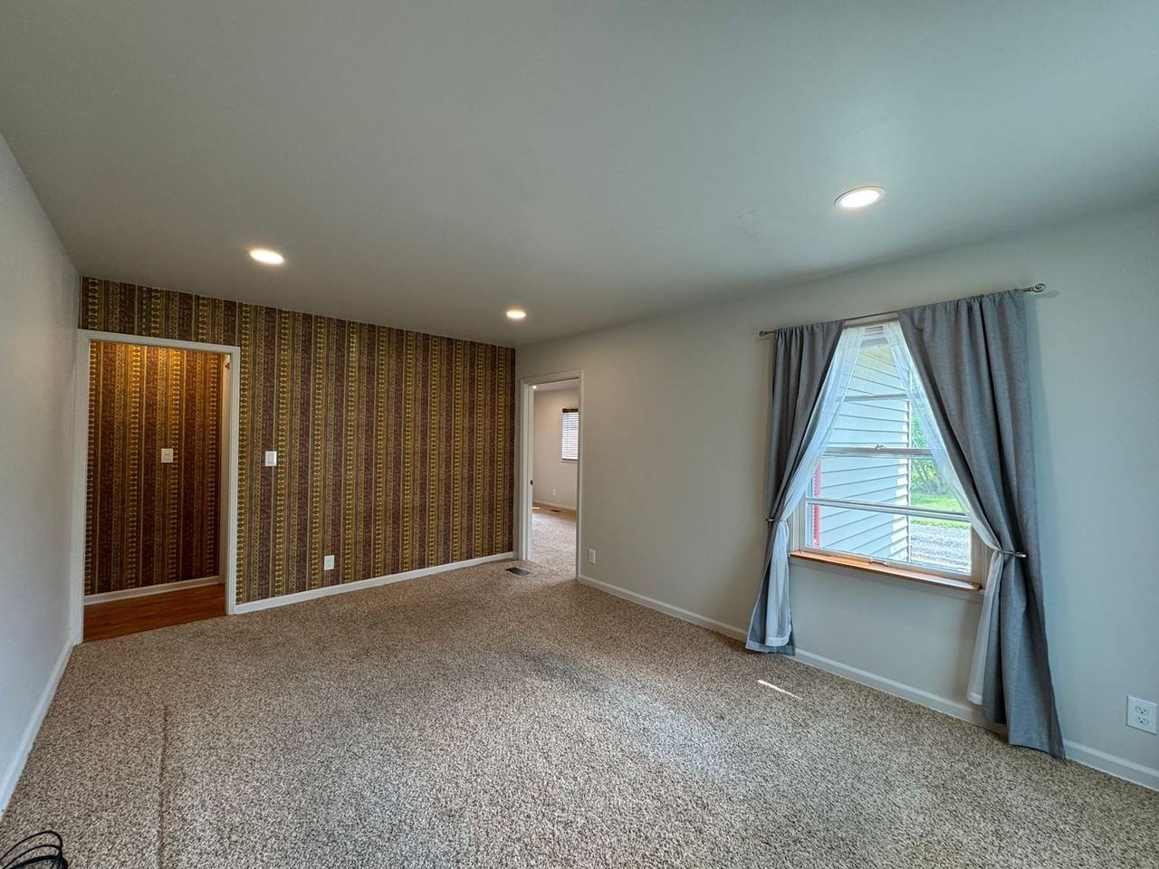 623 W Shoshone Rd - Photo 2 of 12