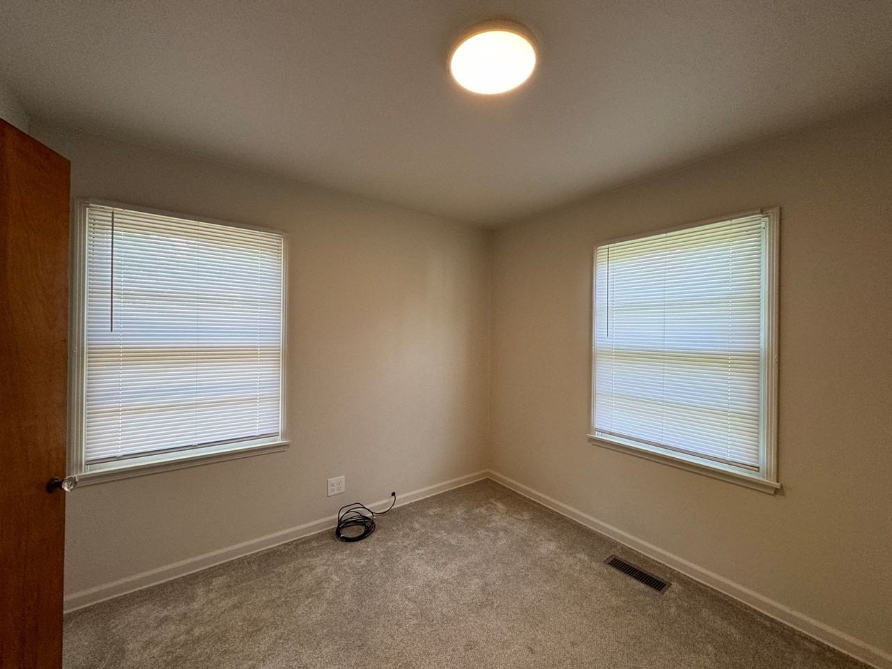 623 W Shoshone Rd - Photo 7 of 12