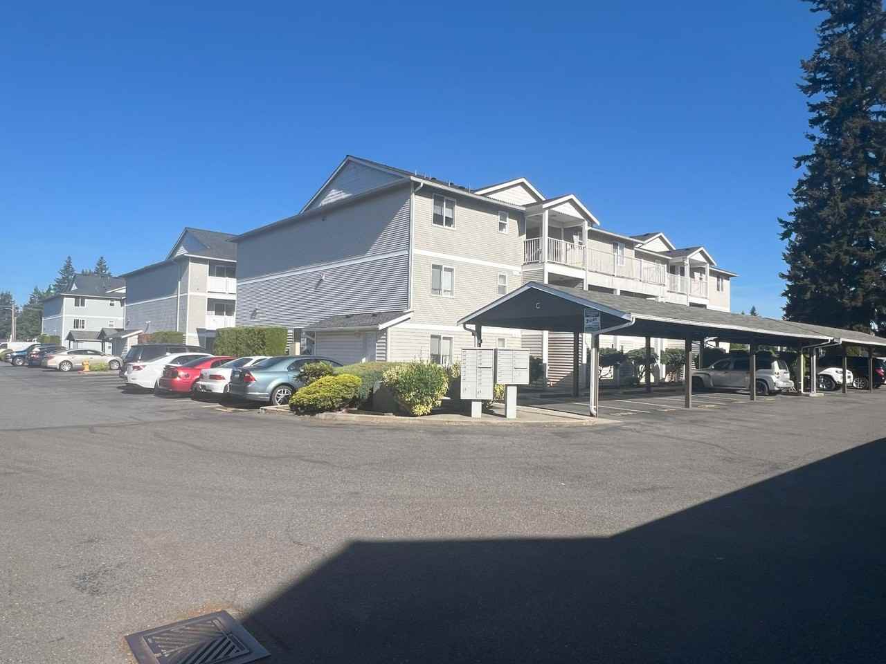 Hunter Place Apartments - Photo 2 of 13