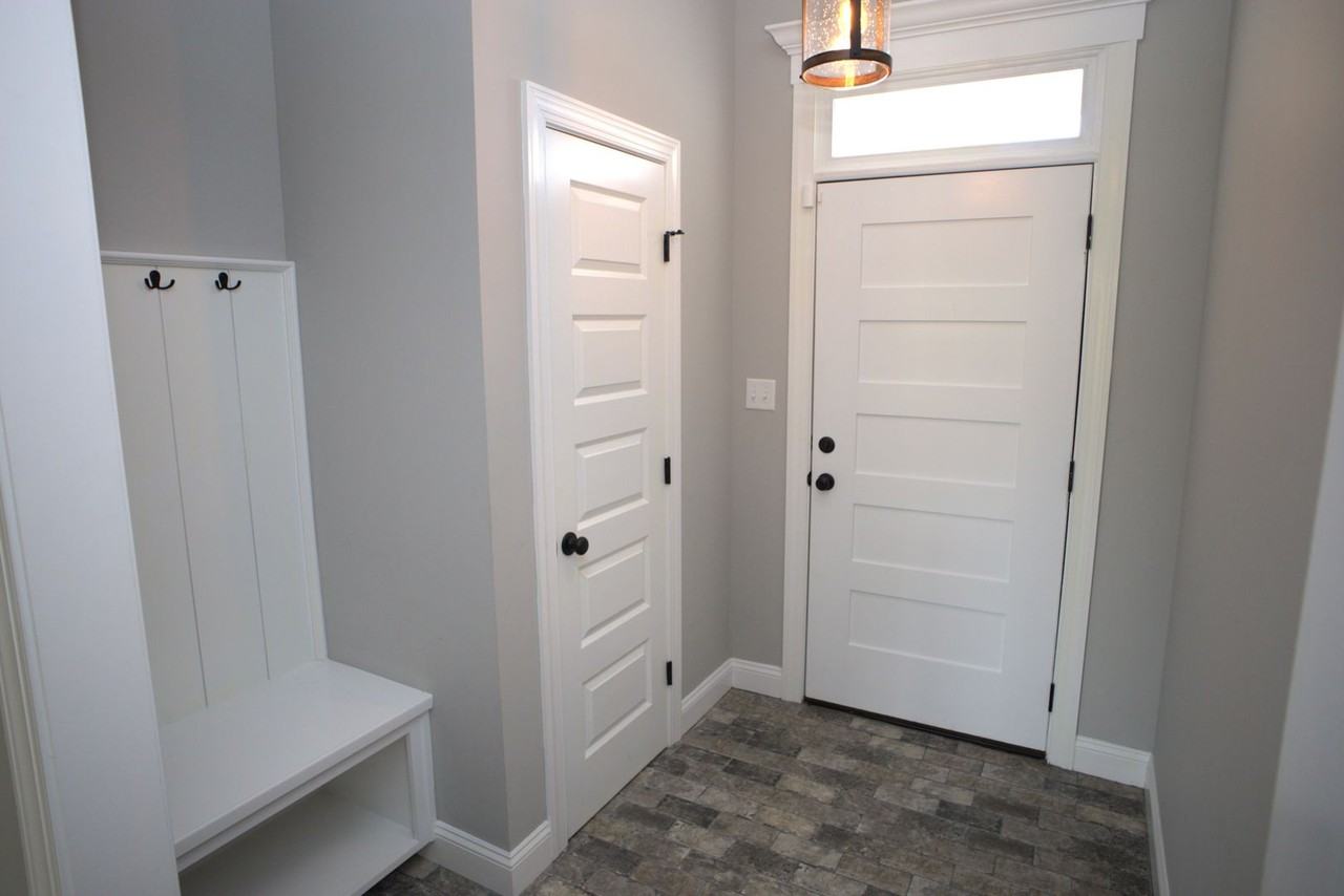 140 Floyd Mcneal Dr - Photo 2 of 15