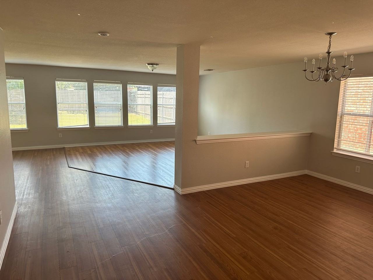 1117 Acacia Dr - Photo 4 of 31