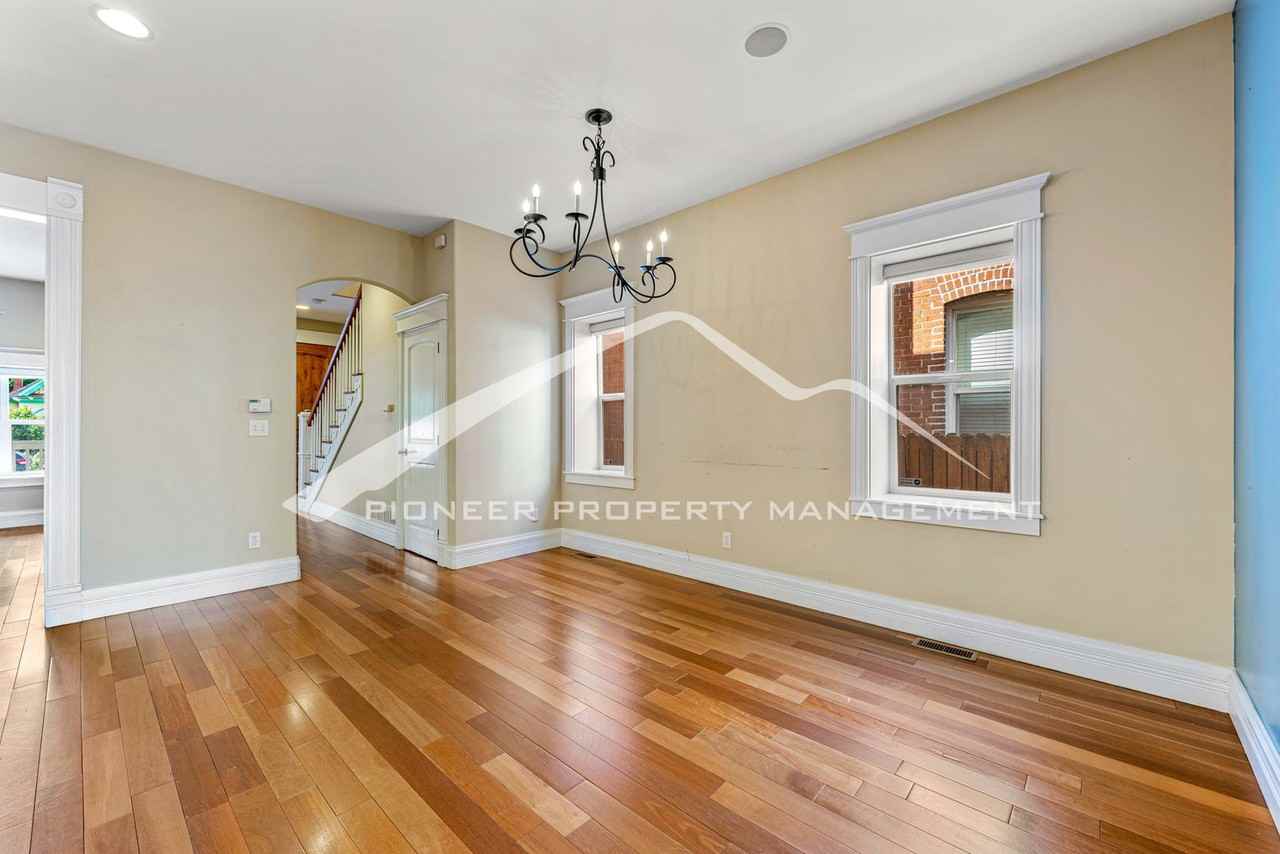 2426 Tremont Pl - Photo 5 of 20