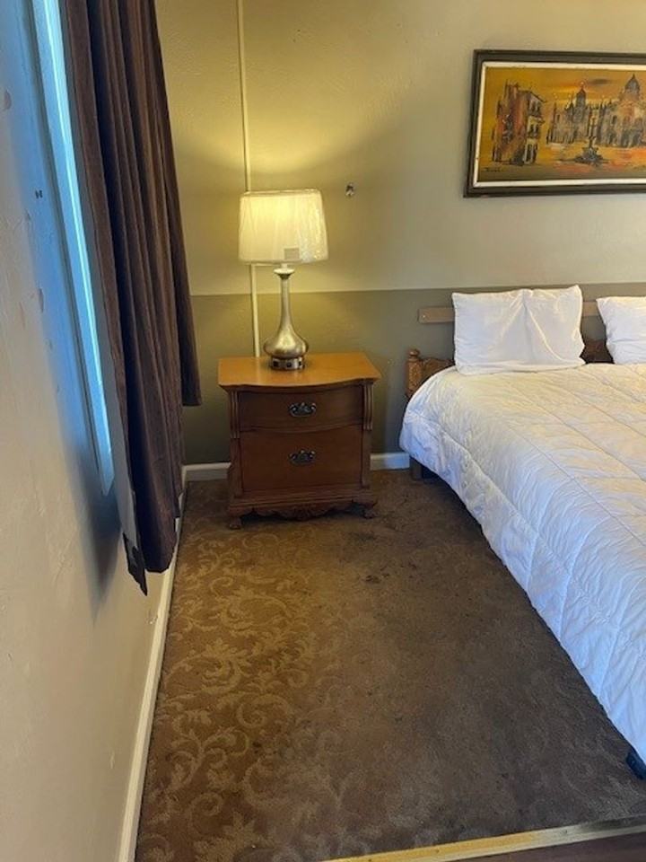 Lariat Motel - Photo 3 of 16