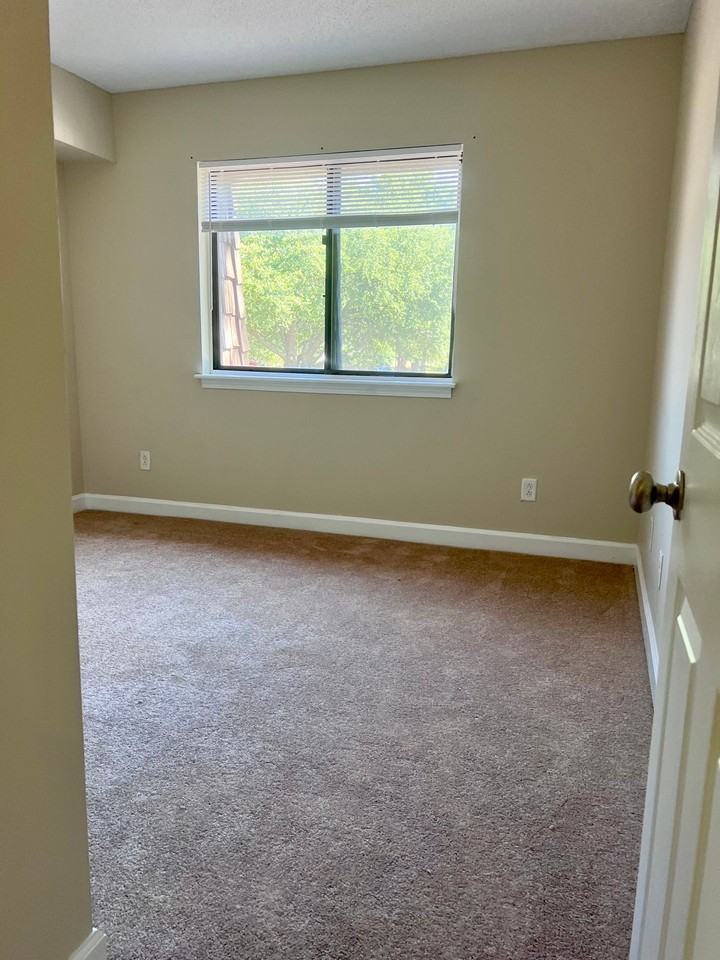 505 Menlo Dr - Photo 7 of 23