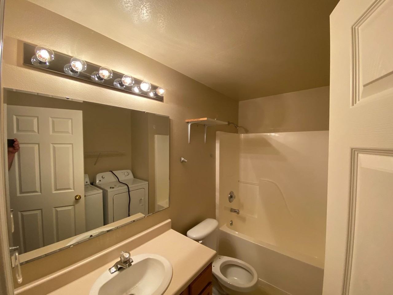 2615 Goldenrod Ln - Photo 6 of 11