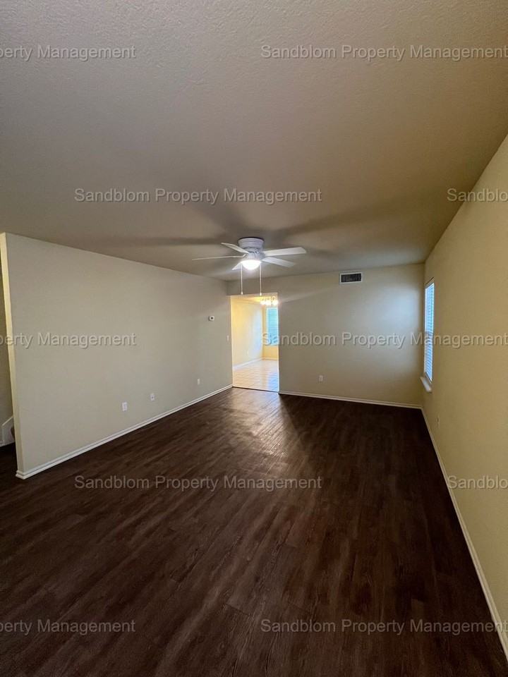 334A E 40th St - Photo 2 of 16