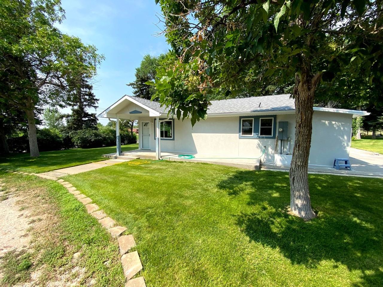 1050 Gasser Rd - Photo 2 of 50