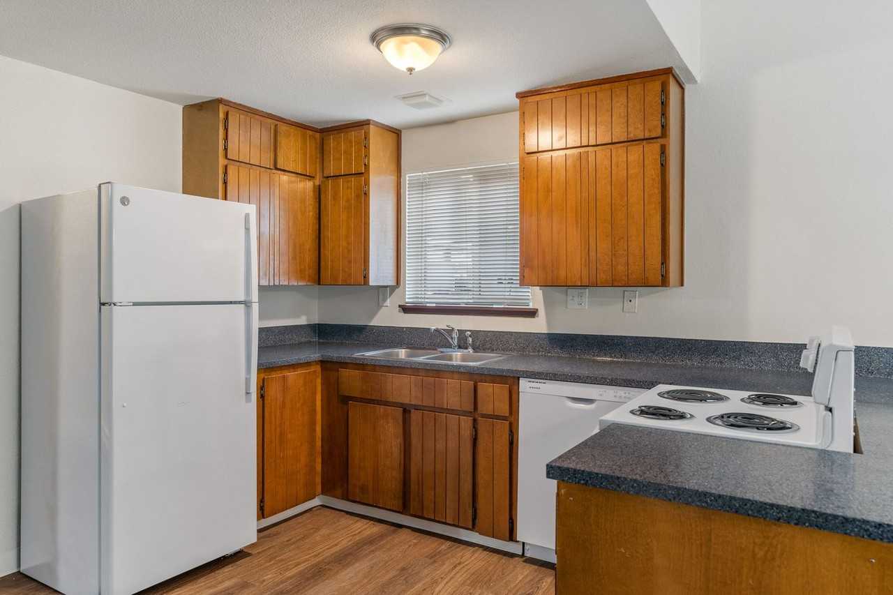 The Meadows Townhomes - Photo 3 of 12