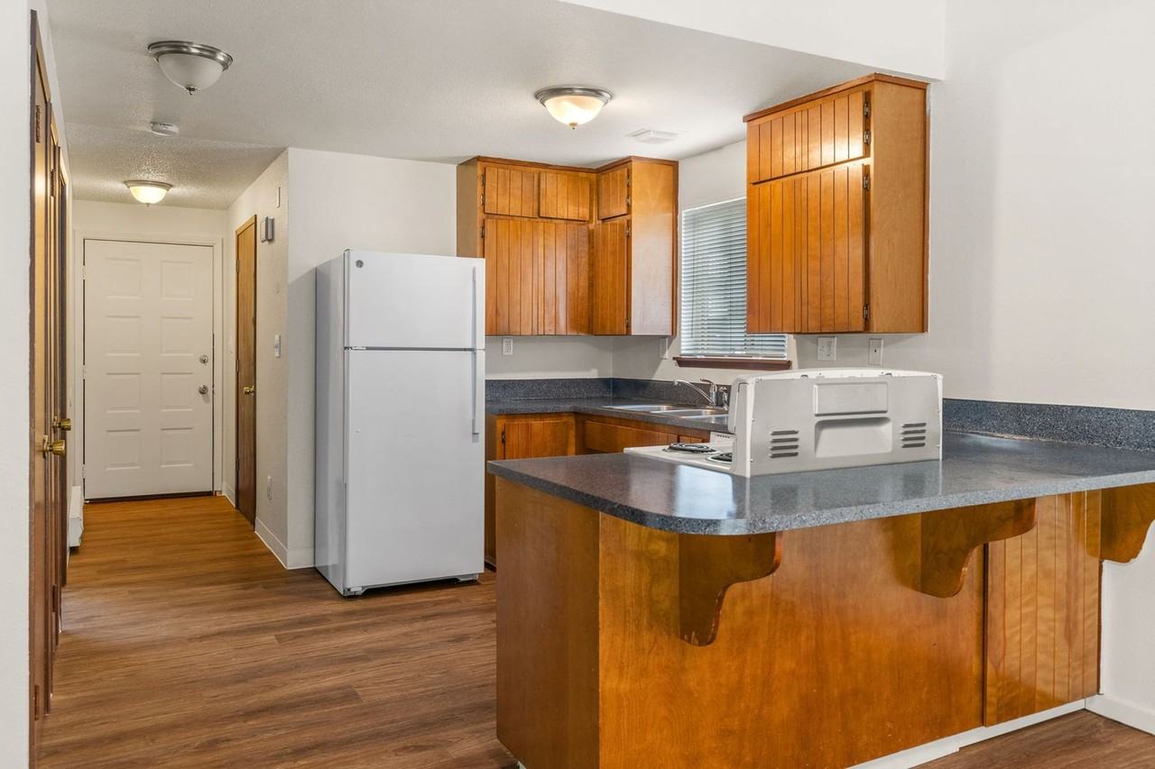 The Meadows Townhomes - Photo 4 of 12