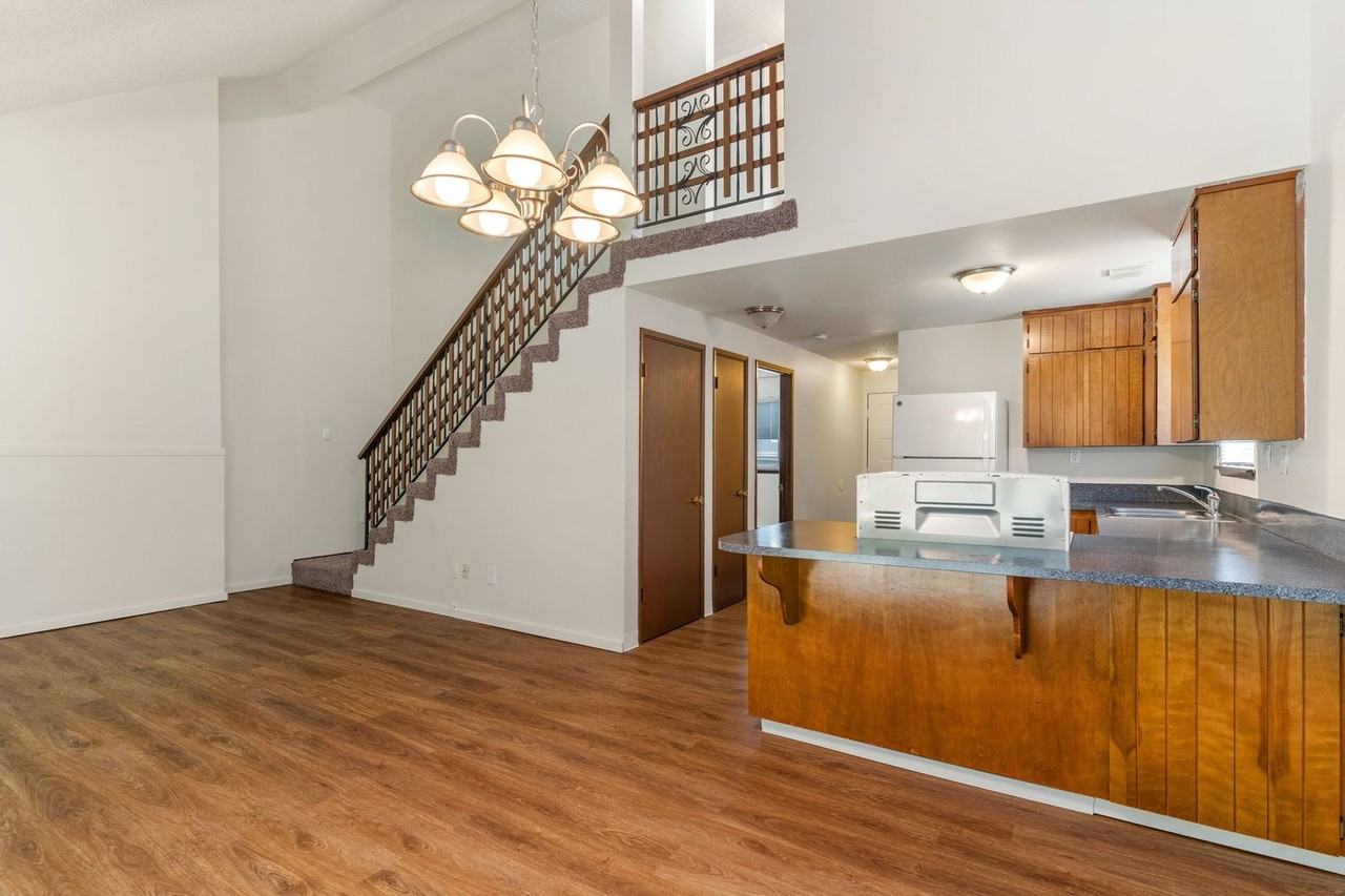 The Meadows Townhomes - Photo 5 of 12