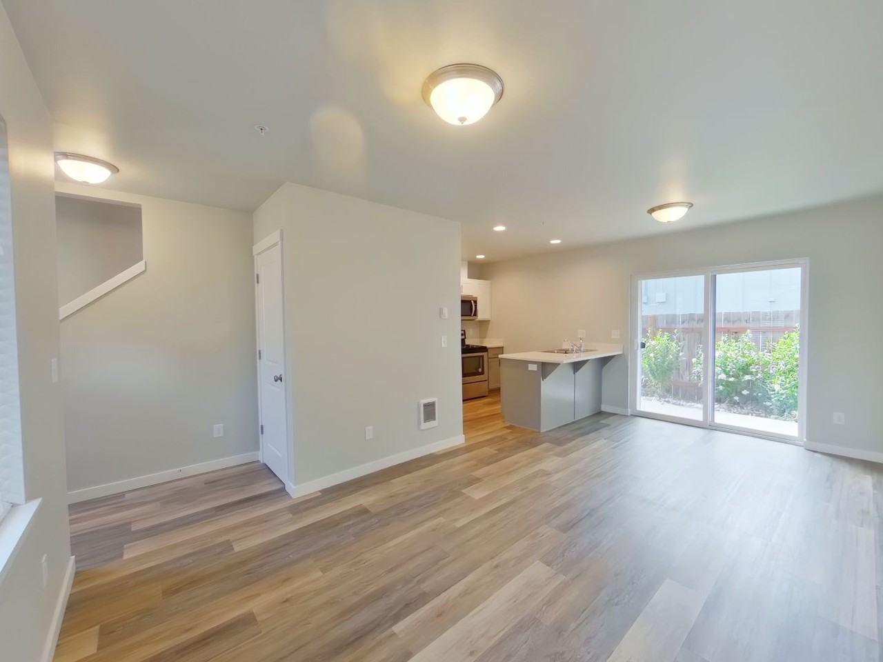 Whiteaker Townhomes - Photo 6 of 34