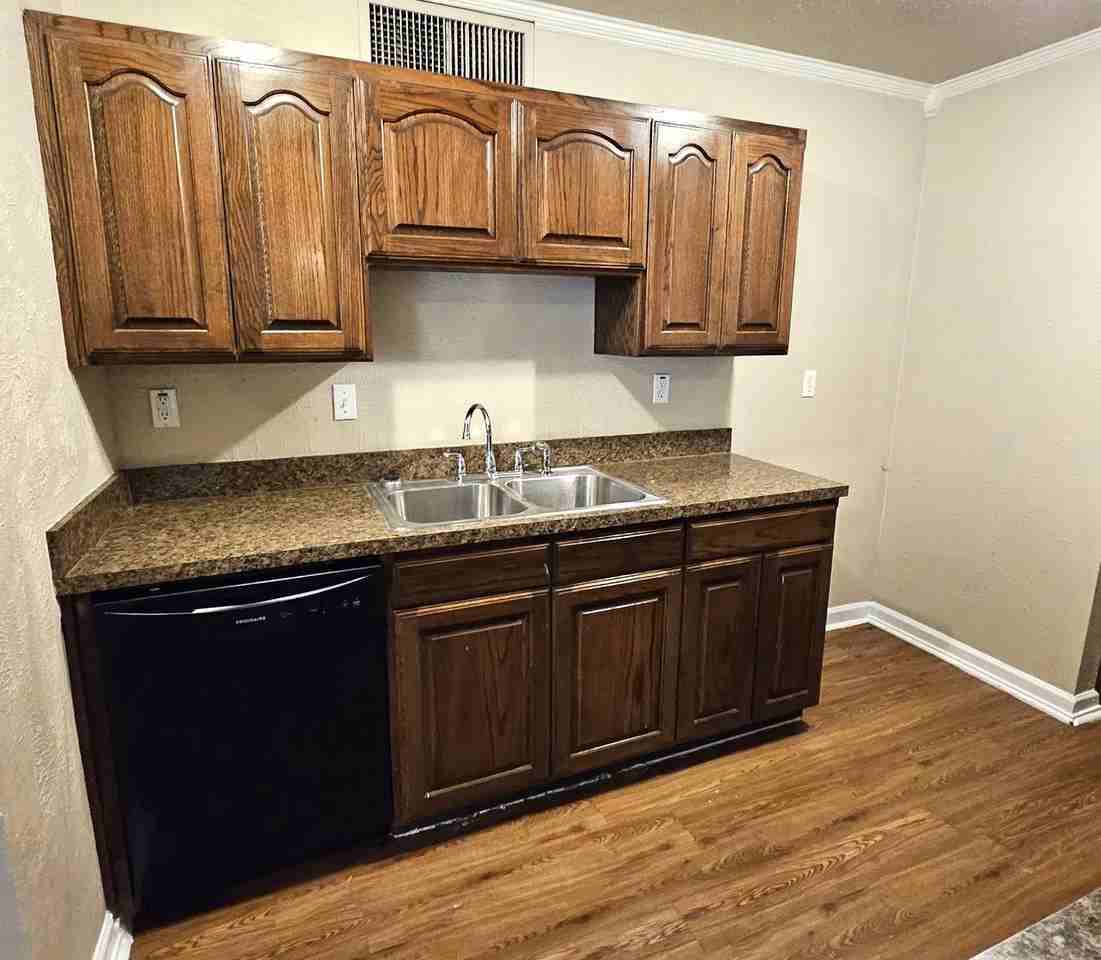 7304 Lea Pl - Photo 2 of 12