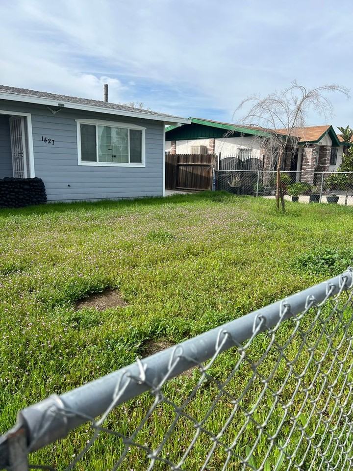 1427 E 18th St - Photo 2 of 7