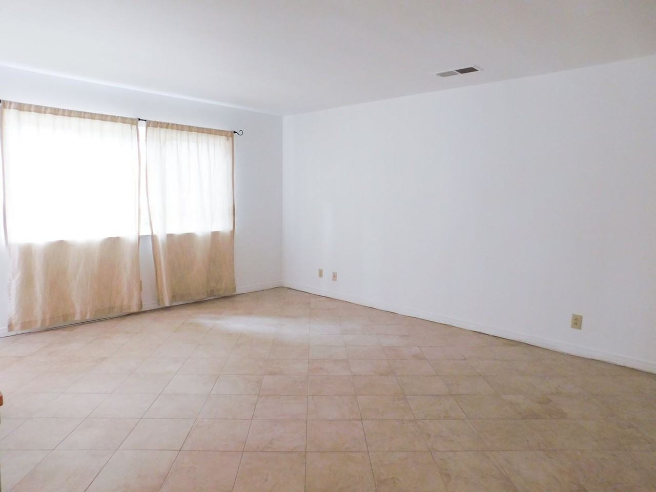 5180 W Wooley Rd - Photo 2 of 6