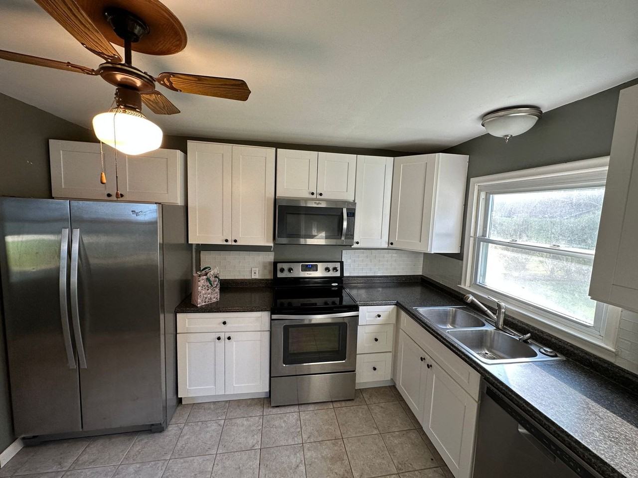 2690 Hatton Rd - Photo 2 of 11