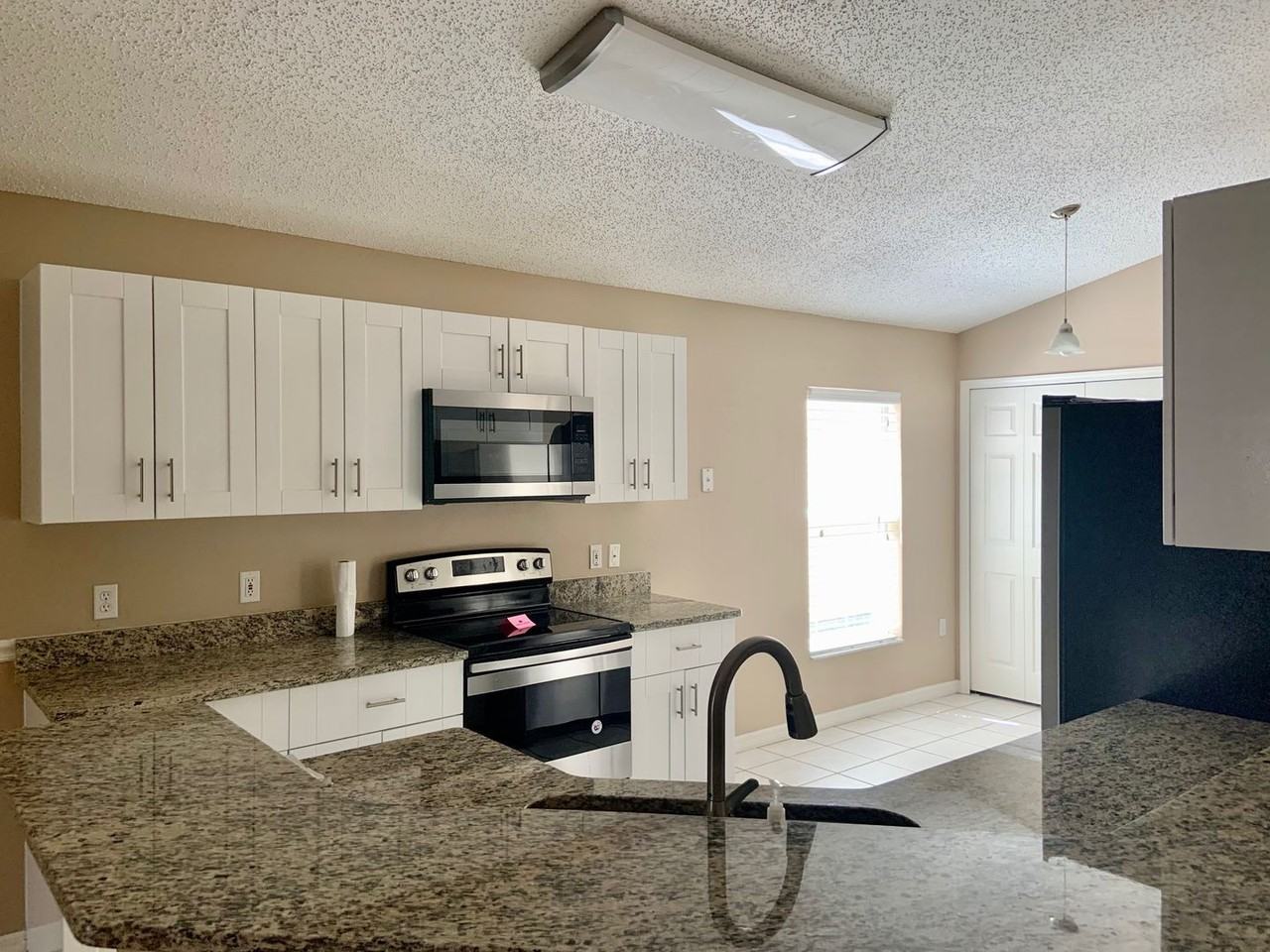 107 Spanish Bay Dr - Photo 6 of 14