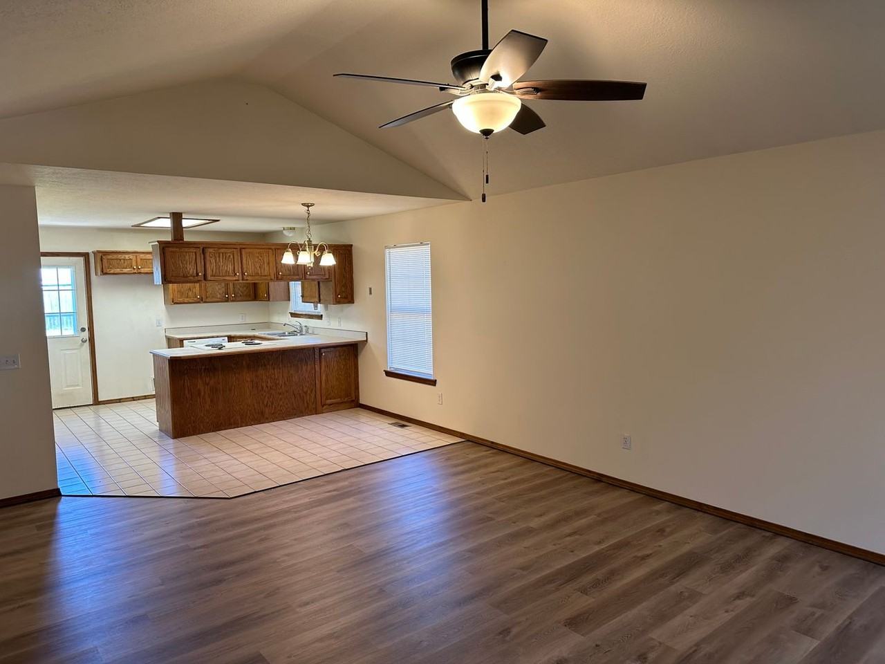 863 S Hickory Ln - Photo 5 of 10