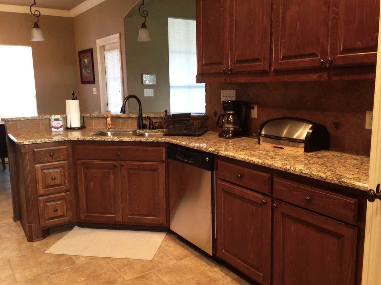 4039 Elizabeth Ln - Photo 3 of 11
