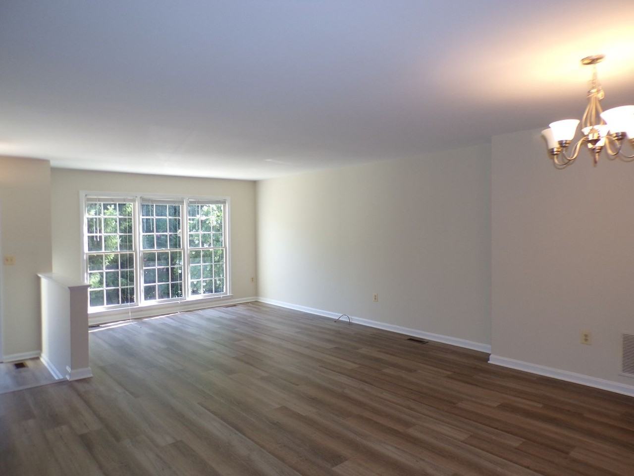 8305 Ridge Crossing Ln - Photo 3 of 26