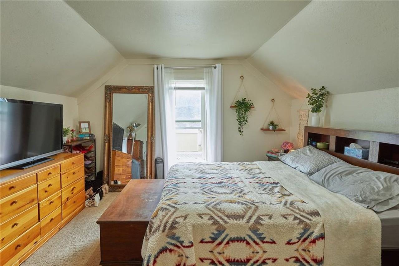 213 Clyde St - Photo 2 of 6