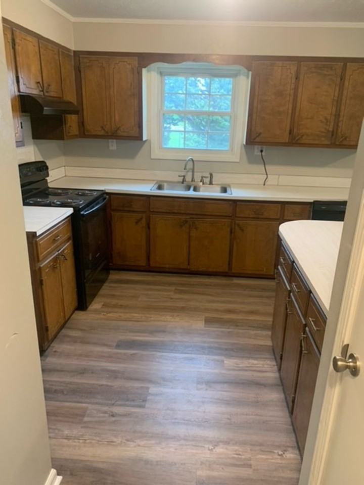 60004 Parkview Dr - Photo 2 of 13