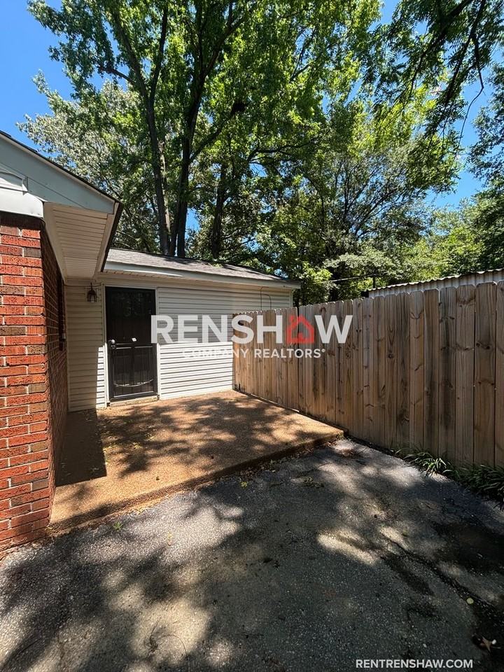 1136 S White Station Rd - Photo 3 of 26