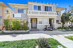 featured image of 702 E 3rd St