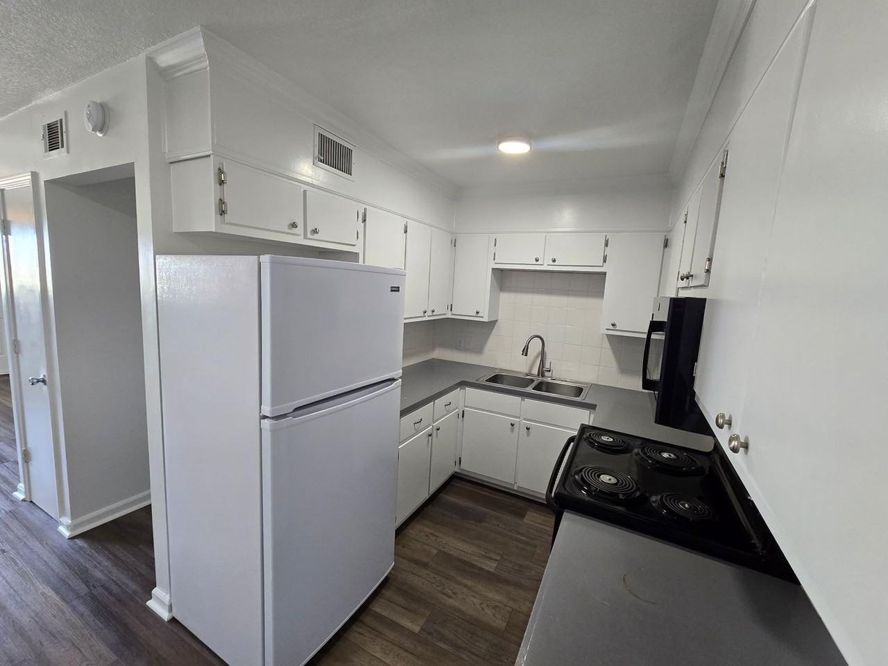 3221 Air Base Rd - Photo 5 of 21