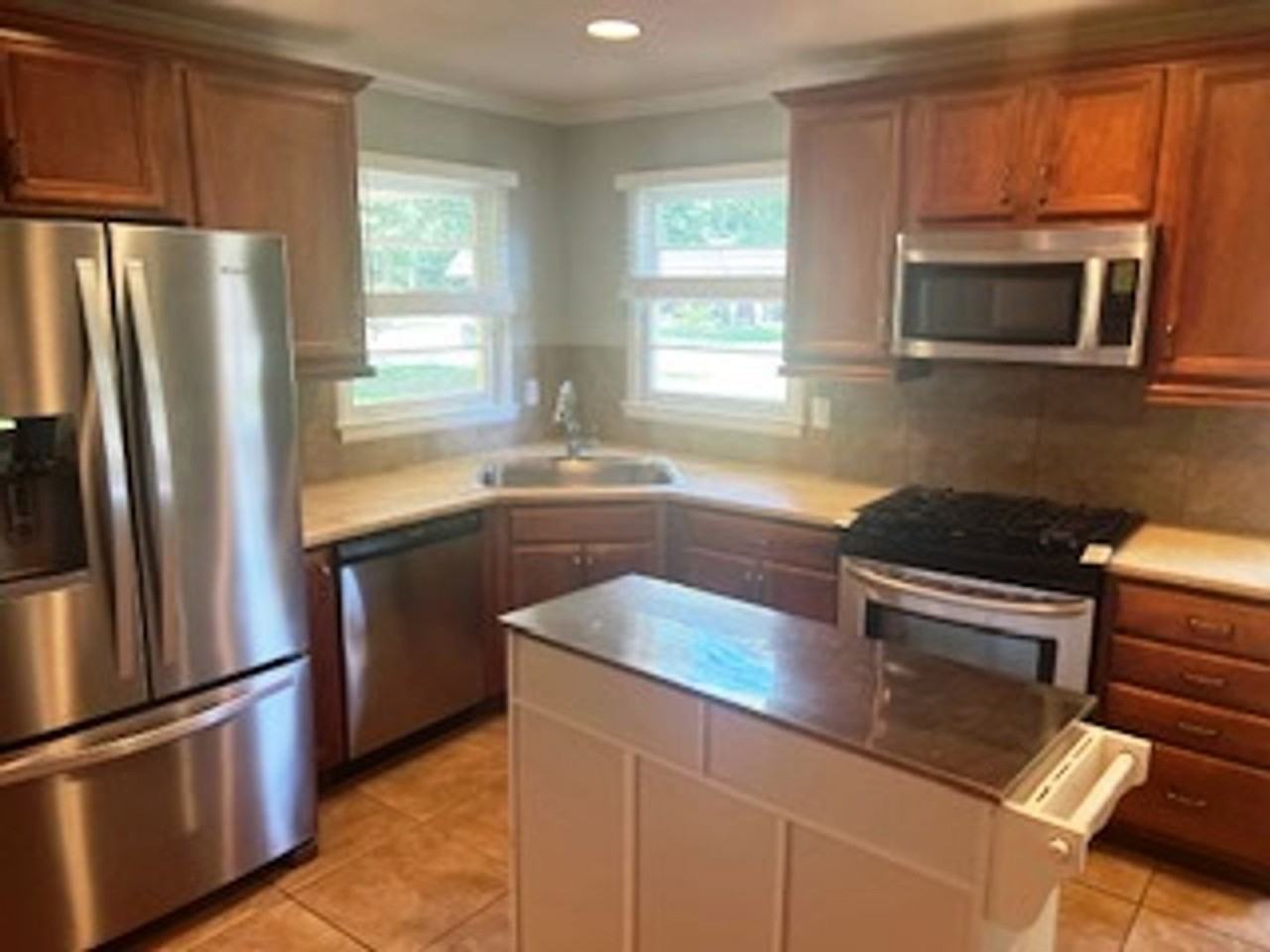 4520 Pine Tree Cir - Photo 3 of 15