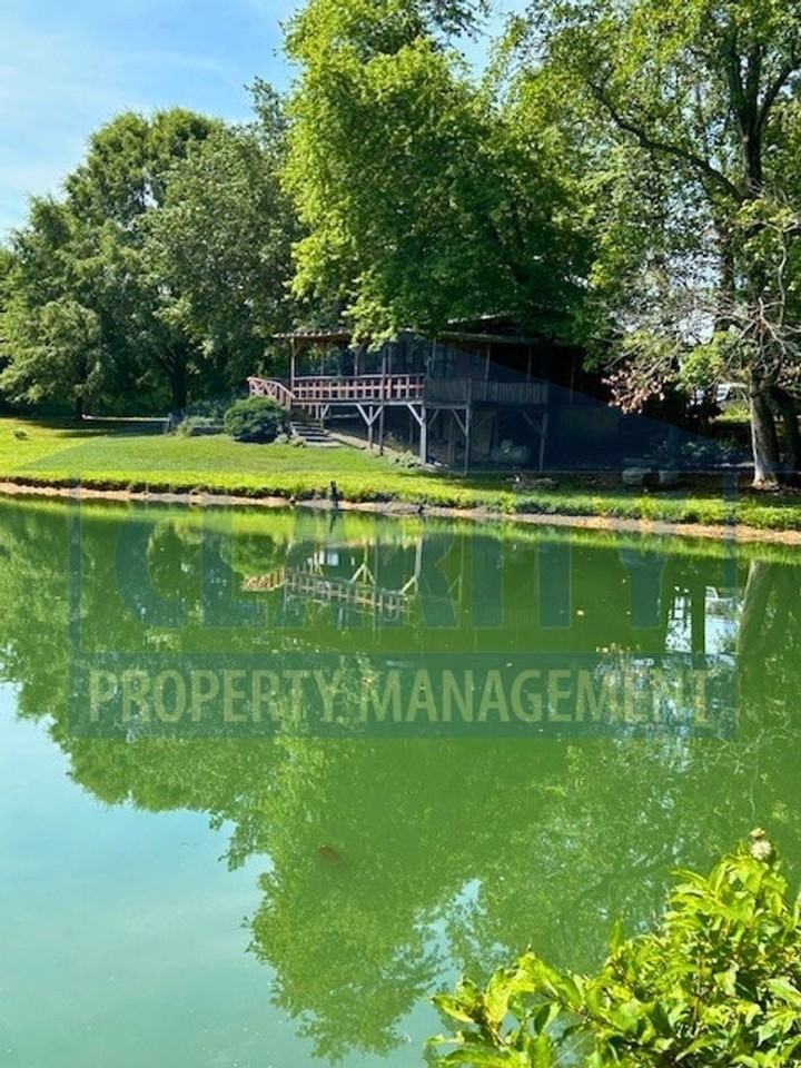 223 Old Bucks Pocket Rd Se - Photo 2 of 17