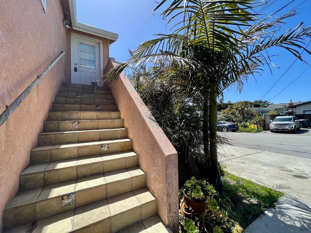 490 Cypress Ave - Photo 2 of 22