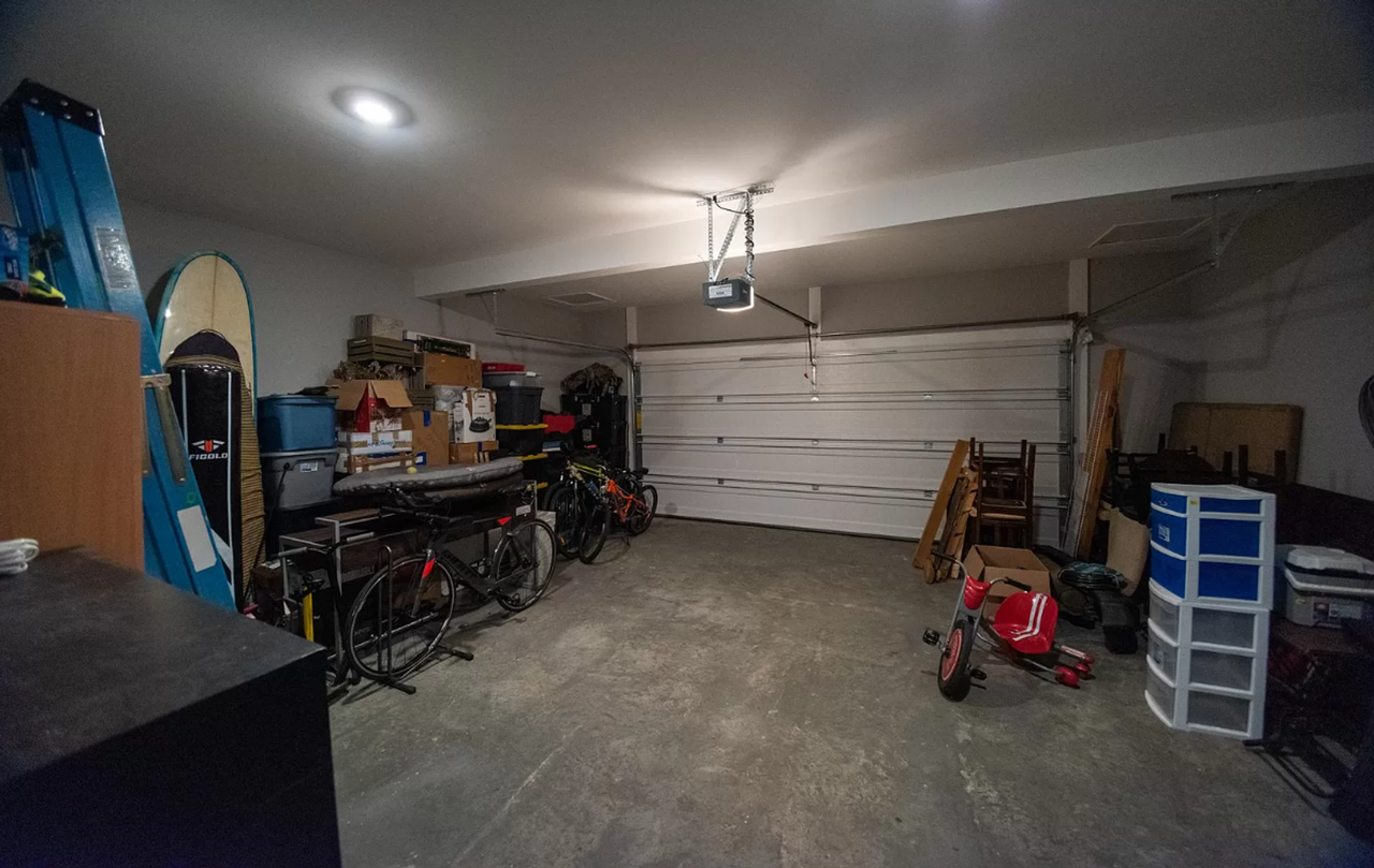 5 Worcester Ct - Photo 2 of 24