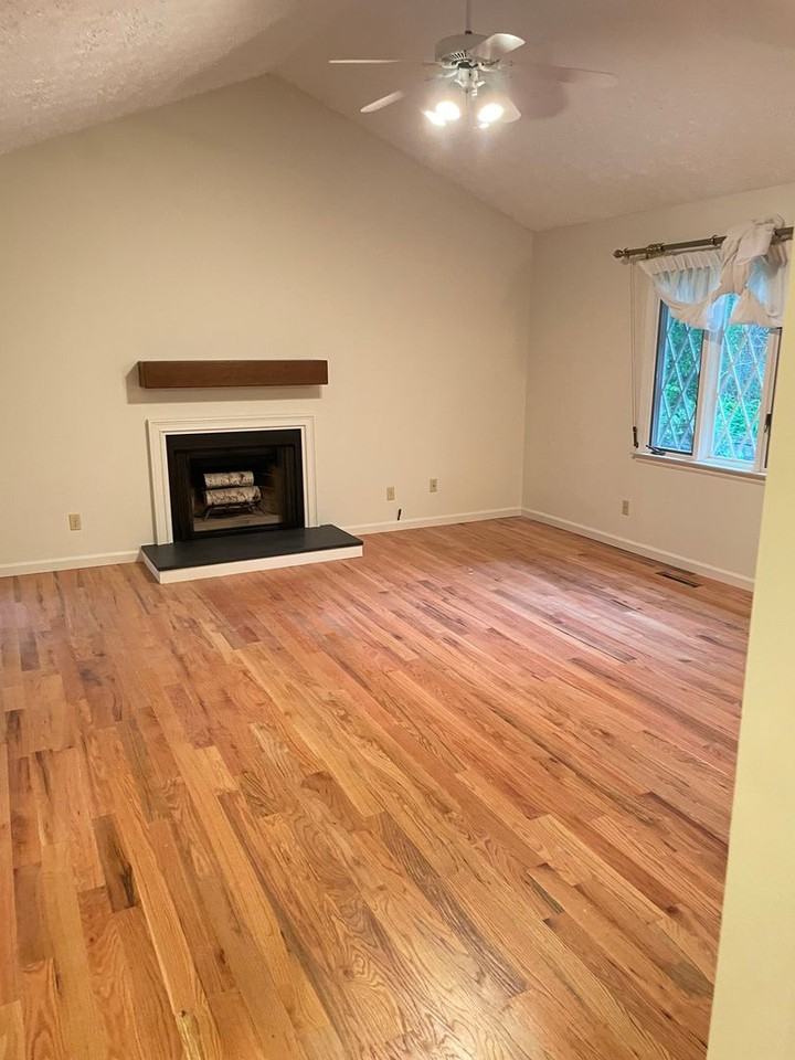 53 Rita Dr Apt C - Photo 2 of 11