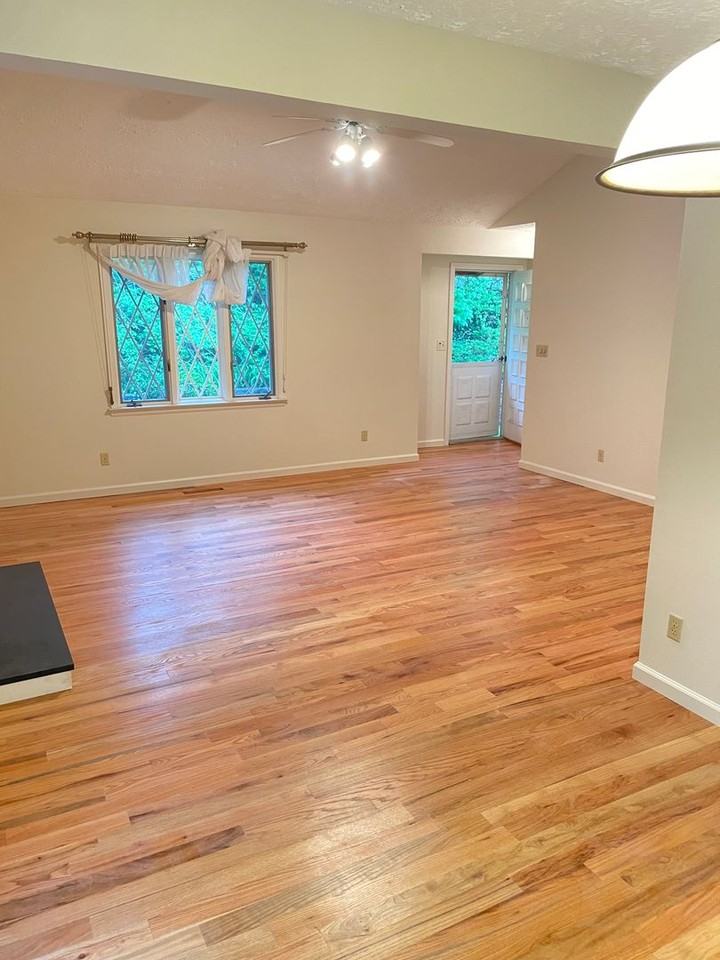 53 Rita Dr Apt C - Photo 4 of 11