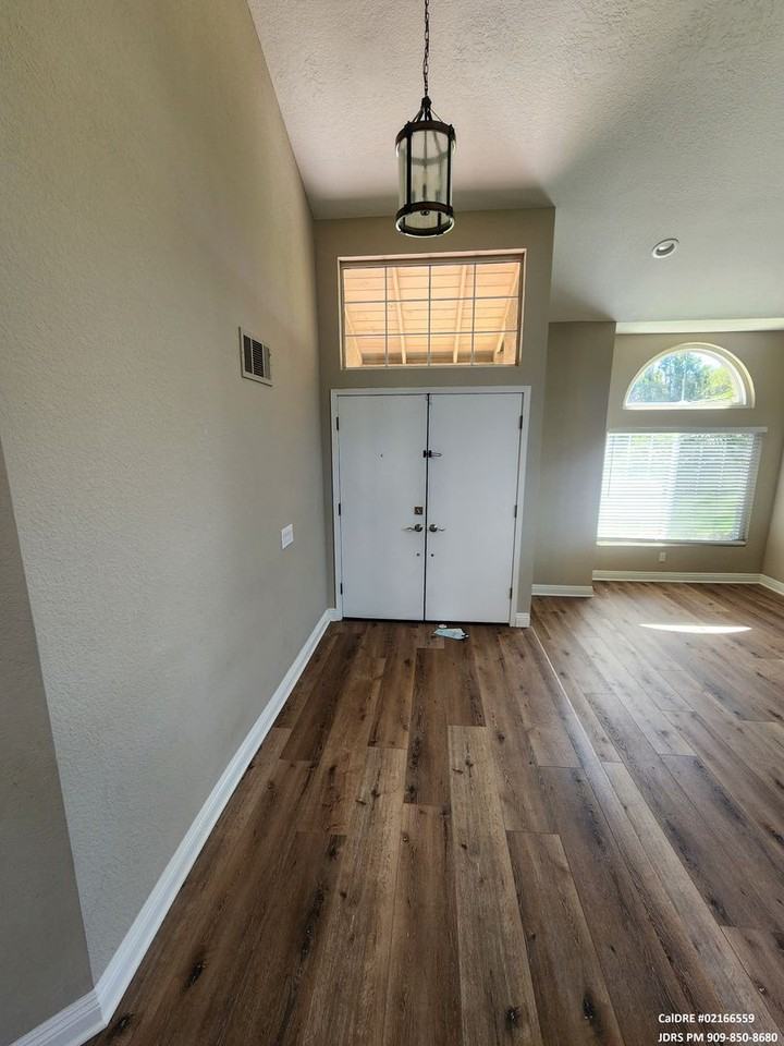 5545 Leafy Meadow Ln - Photo 3 of 34