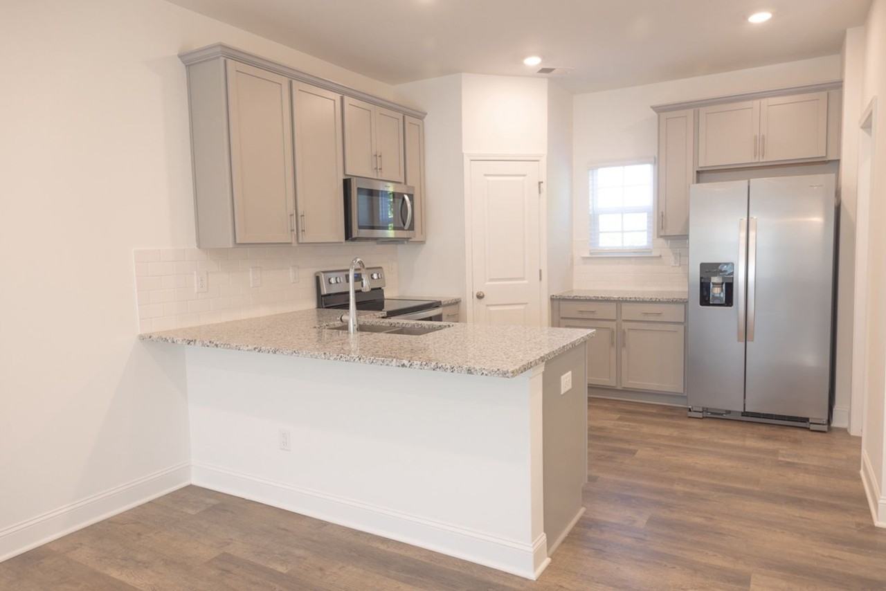 3018 Butler Hill Dr - Photo 3 of 14