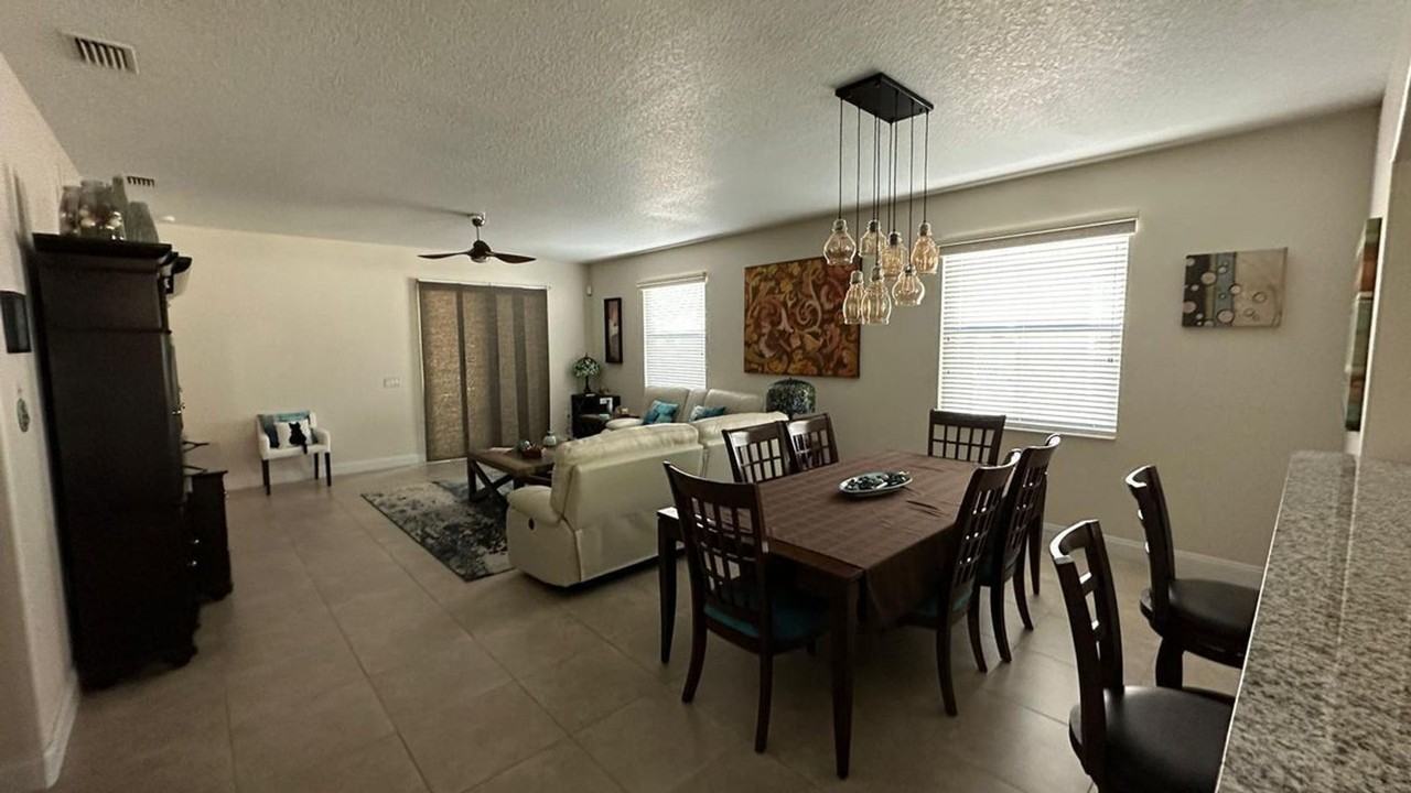 412 Waterside Cir - Photo 3 of 9