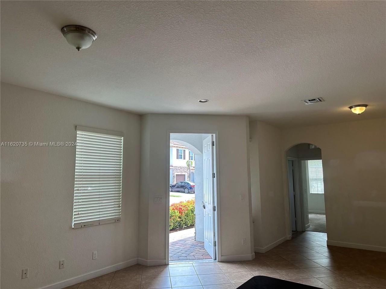 4304 Brewster Ln - Photo 2 of 11