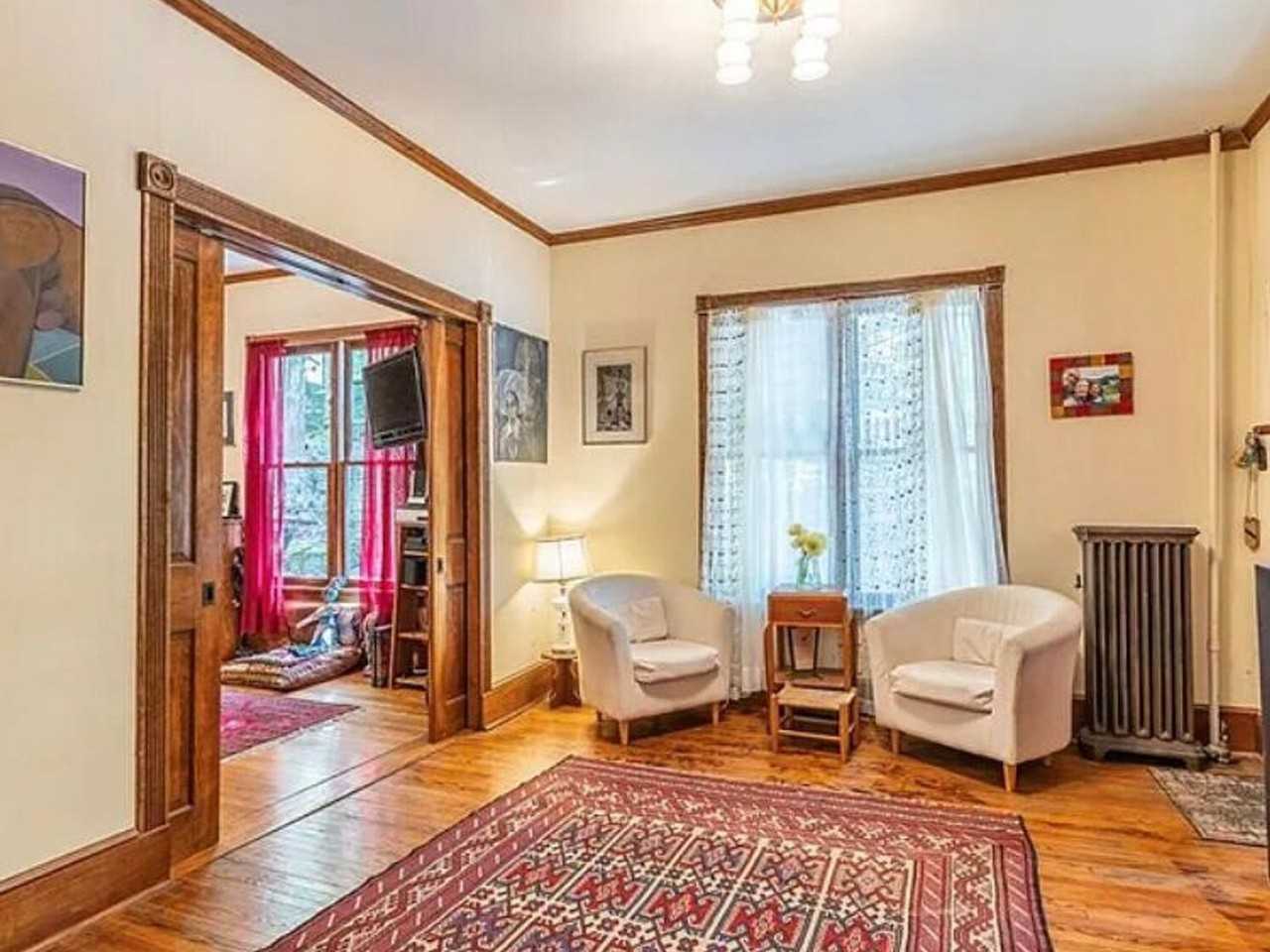 101 Linn St - Photo 2 of 5