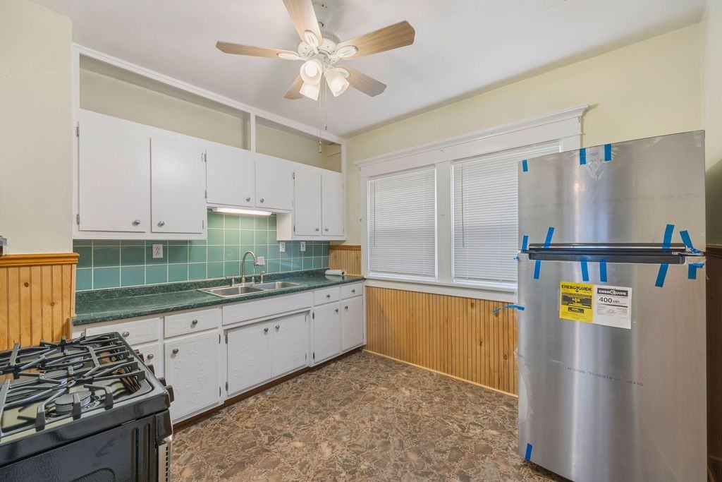 122 Stratford Rd - Photo 7 of 20