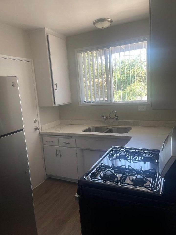 4269 Verdugo Rd - Photo 2 of 11