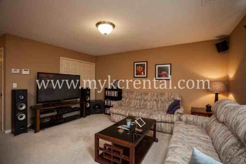 4228 Mission Rd - Photo 4 of 9