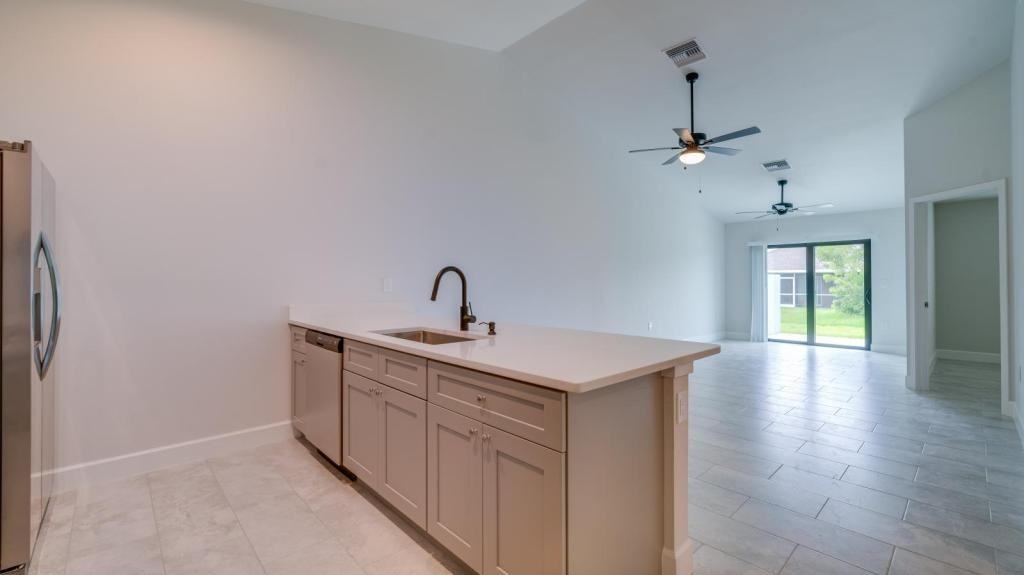 4606 Sw 8th Ct - Photo 2 of 16