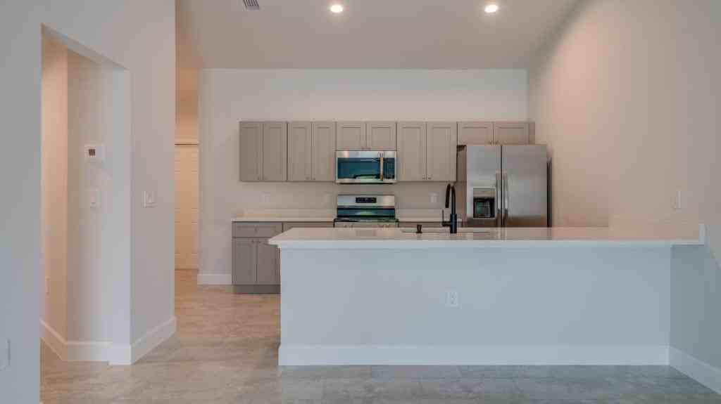 4606 Sw 8th Ct - Photo 3 of 16