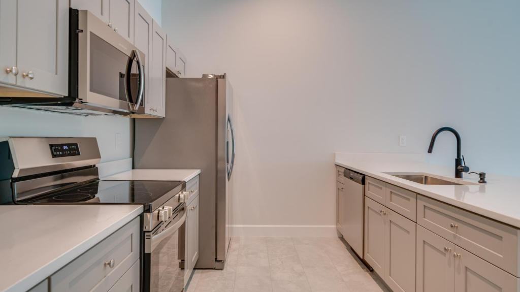 4606 Sw 8th Ct - Photo 4 of 16