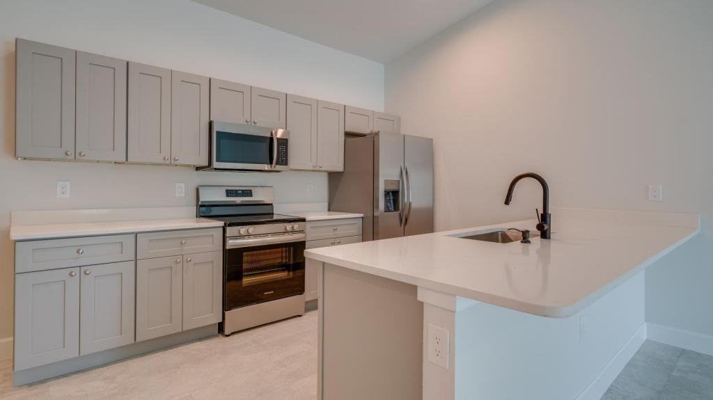 4606 Sw 8th Ct - Photo 5 of 16