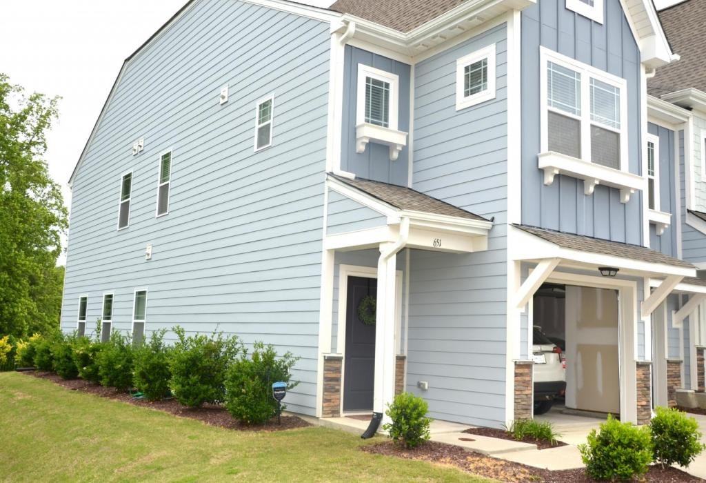 651 Metro Sta - Photo 2 of 22