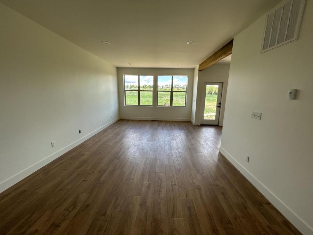 26 Groves Dr - Photo 2 of 6