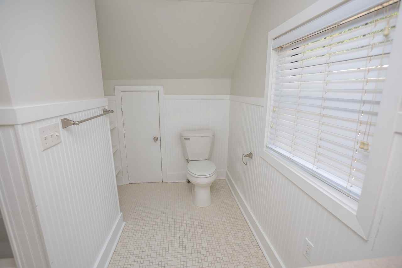 1521 Hayselton Dr - Photo 3 of 25