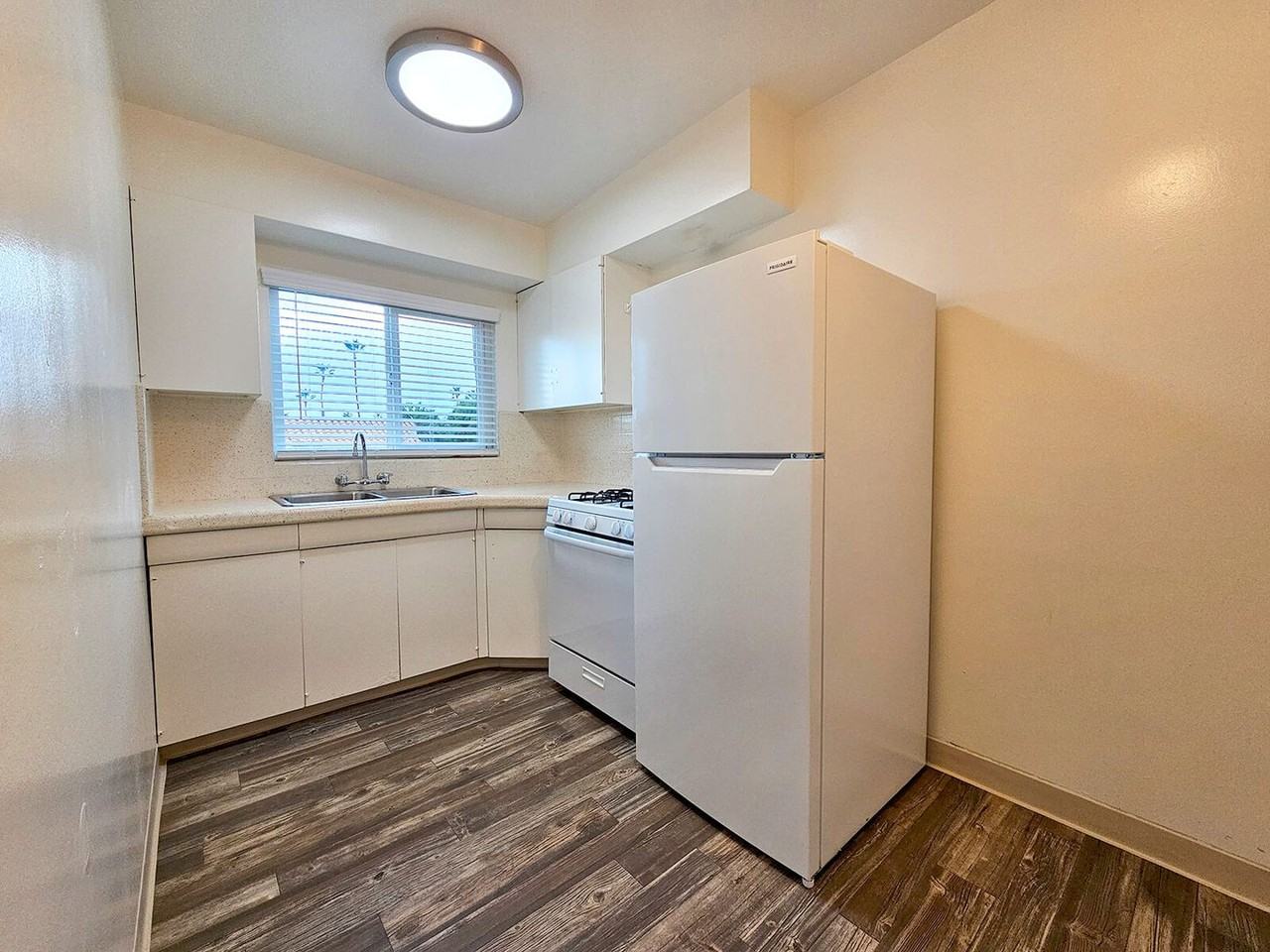 Oceanridge Apartments - Photo 7 of 21